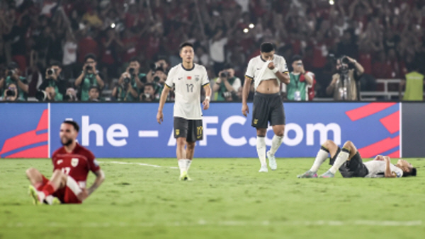 开云体育-韩媒：中国队的颓势不止世预赛出局，下月东亚杯还会遭日韩吊打