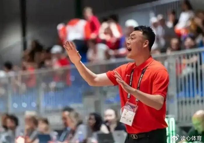 广东名帅被喊下课，辽宁续约3冠功勋，山东报价2米06中锋