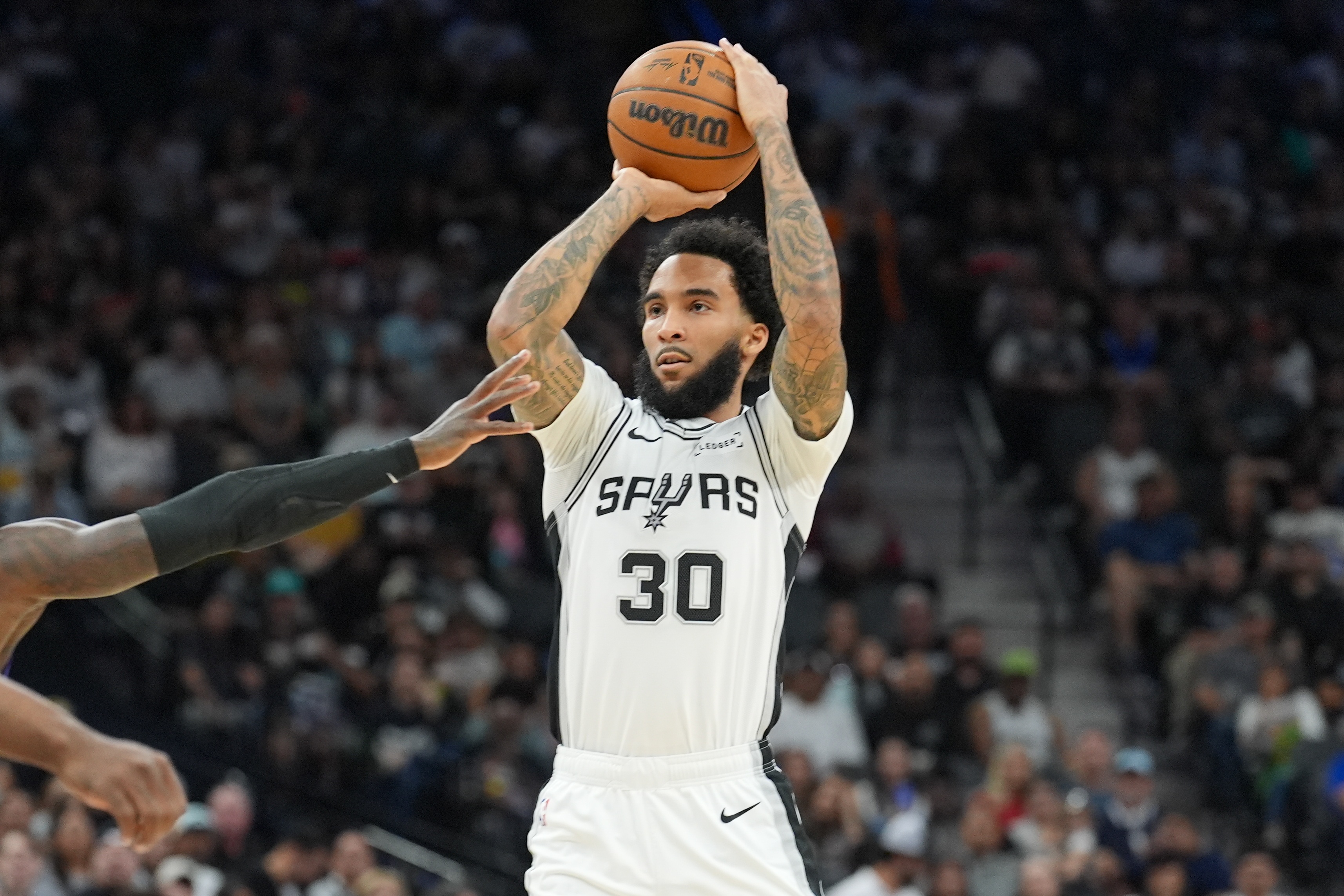 活力十足！文班跳投没有 尚帕尼底线起飞双手补扣